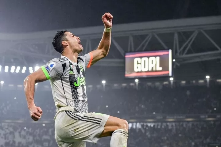 Juventus 2 1 Genoa In Pics Ronaldo In Wild Celebration After Last Gasp Winner All Football