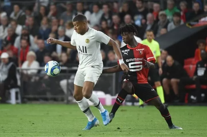 Man Utd To Battle Barcelona For 26m Rated Teenager Eduardo Camavinga All Football