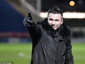 Tamplin buys Romford, sacks manager, appoints himself and signs 15 new players