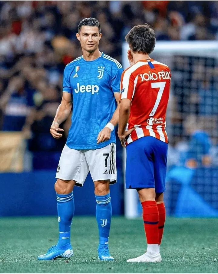 Daily Comments Hazard Nutmegged The Referee But He Didn T Nutmeg The Injury All Football