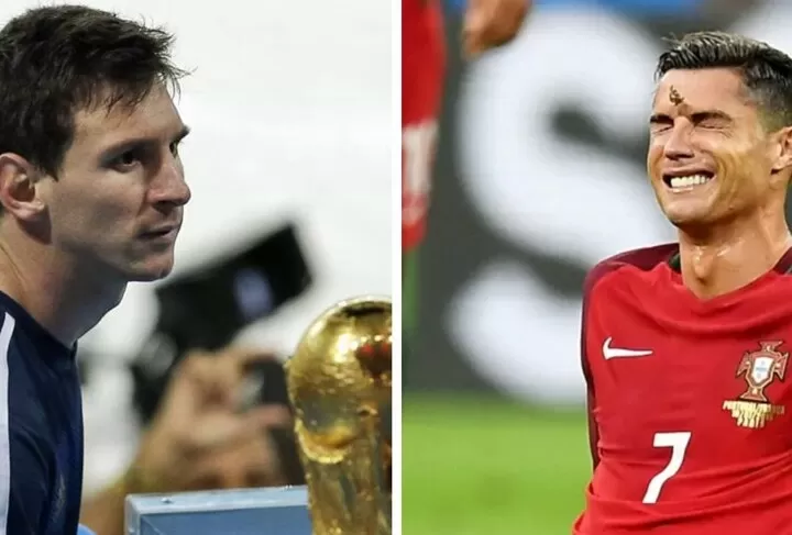 M10 stares at World Cup CR7 with moth. 10 heart breaking moments in football All Football