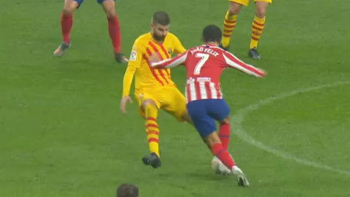 The Felix Nutmeg That Forced Pique Into A Rugby Tackle All Football