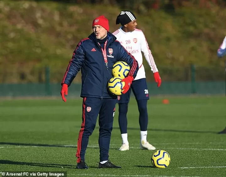 Ljungberg S Arsenal To Do List Get Fans Back On Board Rediscover Pepe S Form All Football