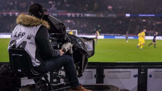 CdM 2026 : un cameraman violemment bousculé a quitté la rencontre Ouzbékistan-Colombie