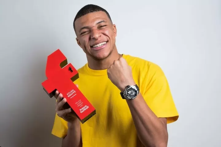 Tidak Hanya Ballon d’Or, Berikut 5 Penghargaan France Football Lainnya - rB8ApF4BalGAKWa9AADcWK47BYw040.jpg Tidak Hanya Ballon d’Or, Berikut 5 Penghargaan France Football Lainnya - rB8ApF4BalGAKWa9AADcWK47BYw040.jpg