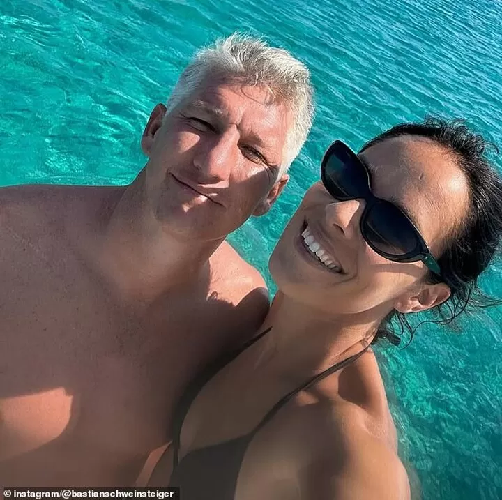 Bastian Schweinsteiger kisses 'married' blonde woman on Mallorca beach  trip| All Football