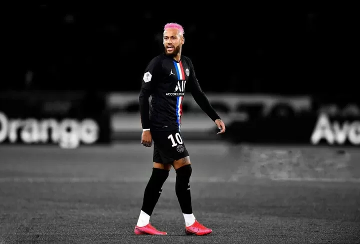 Neymar pink store