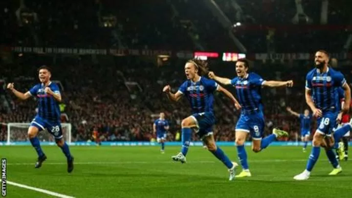 Man Utd Killer Luke Matheson To Join Wolves From Rochdale Bbc All Football