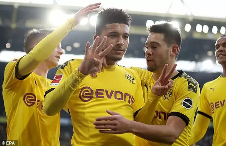 Sancho Pays Tribute To Kobe Bryant By Signalling No 24 In Goal Celebration All Football