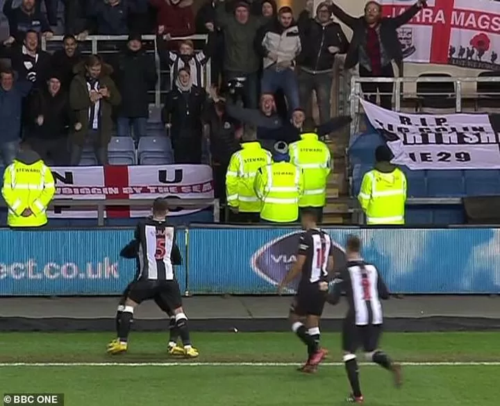 Newcastle Fan Is Caught On Tv Getting Penis Out To Celebrate Extra Time Winner All Football