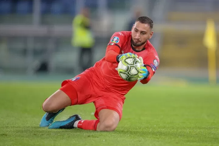 Utd City Liverpool Psg All Interested In A Move For Donnarumma Gds All Football