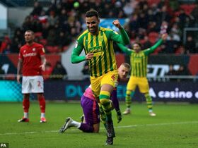 Bristol City 0-3 West Brom: Baggies win with fluke goal from Robinson