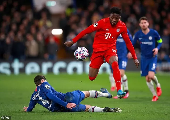 Bayern Munich S Teenage Star Alphonso Davies Is A Born Showman All Football