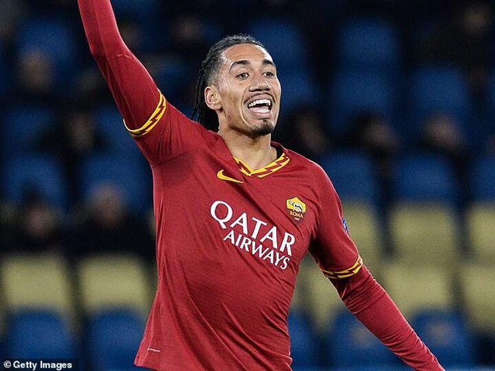 Arsenal willing to meet £25m valuation for Man Utd's Smalling (Express)| All Football