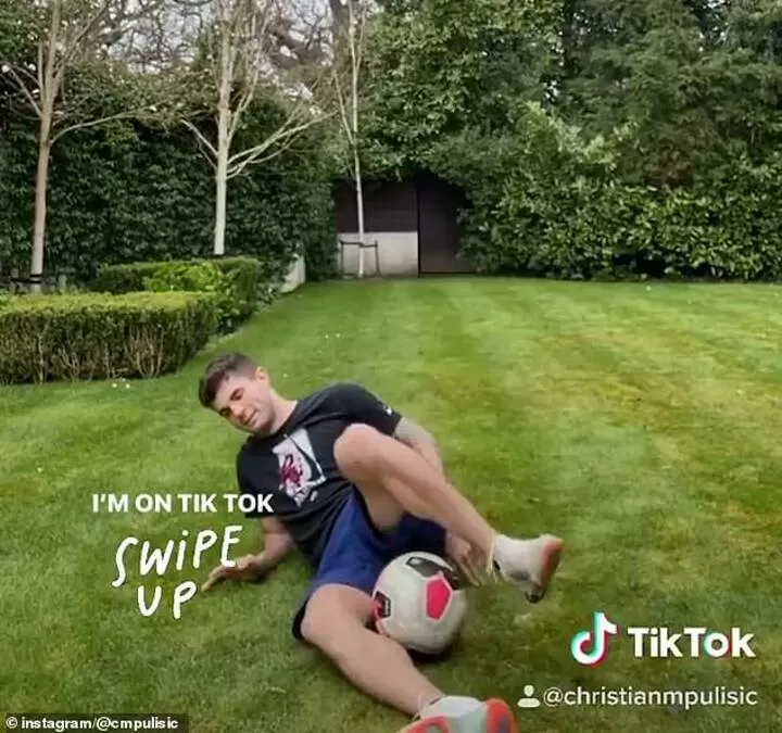 Chelsea S Christian Pulisic Sees The Funny Side Despite Epic