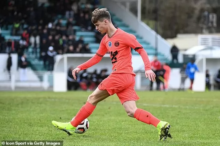 Barcelona Man City Both In The Hunt For Psg Teenage Midfielder Michut Sport All Football