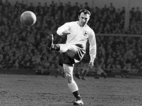 Harry Redknapp sends best wishes to legend Greaves who admitted to hospital
