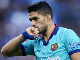 Luis Suarez was plotting to leave Barcelona for a return to his first club Nacional when it appeared Sebastian Abreu had a chance of becoming coach, the former Uruguay international claims.