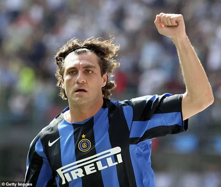 Vieri R10 CR7 Cristiano can play up to 40 years with cigarette