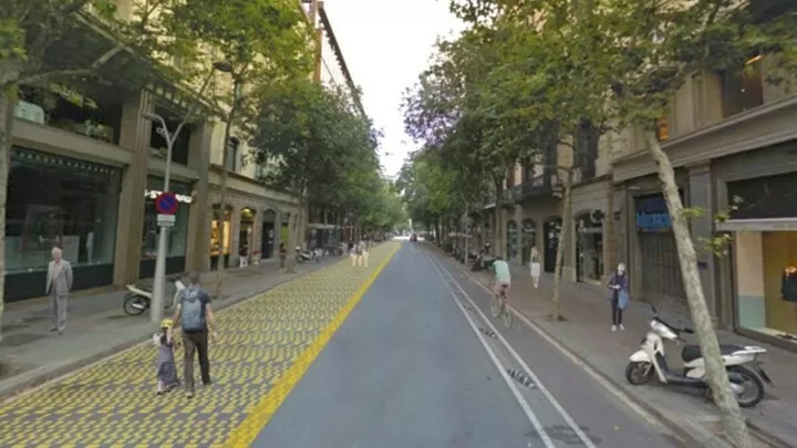 Barcelona City Council To Widen Pavements To Reduce Risk Of Contagion All Football