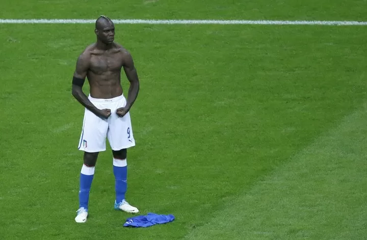 Football Classic: Balotelli's iconic goal celebration in EURO 2012  semi-final| All Football