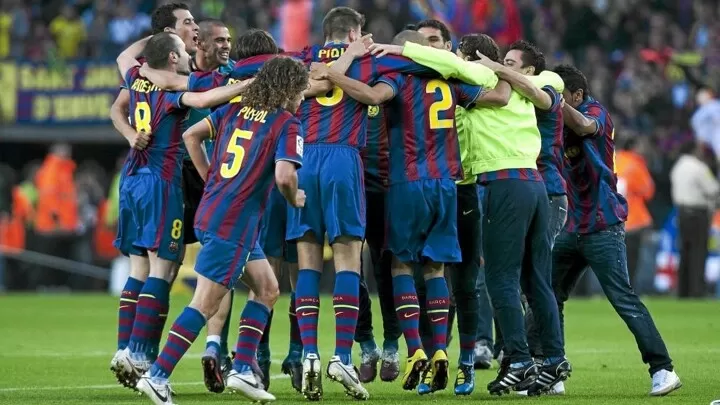 La Liga 2010/11: Barcelona narrowly defeat tough opponents Valencia 1-0 -  Barca Blaugranes
