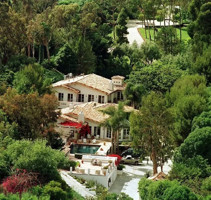 Meet Arsenal Owner Kroenke S 20m Home Where Princess Di Was Set To Move In All Football