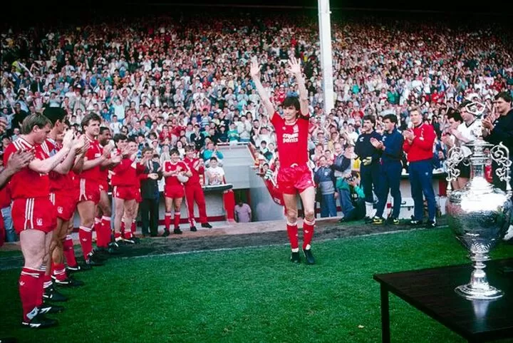 How All Powerful Liverpool Fell When Nobody Expected It All Football
