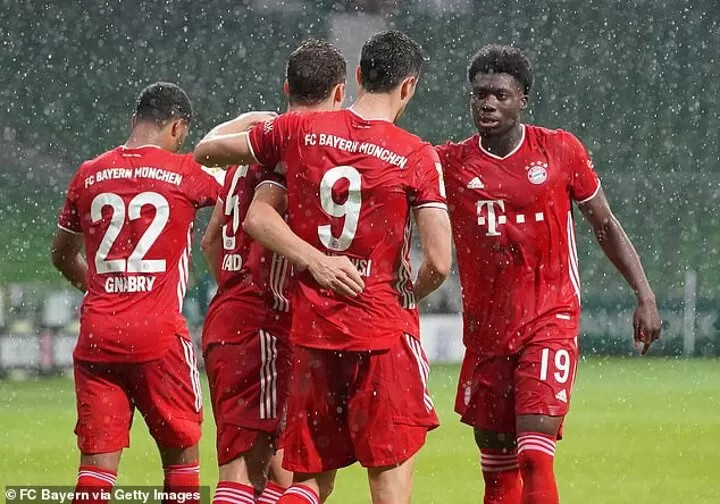 Alphonso Davies Smashes Bundesliga S All Time Speed Record By Clocking 22 7 Mph All Football