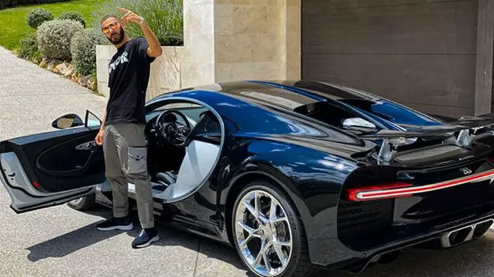 Benzema Poses Alongside Impressive Black Bugatti Chiron Ahead Of