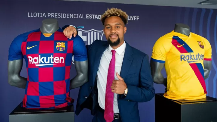 Konrad De La Fuente Extends His Barcelona Contract Until 2022 All Football