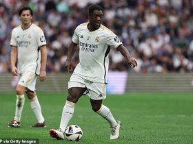 Clarence Seedorf and Jens Lehmann to lead group of celebrities in charity match