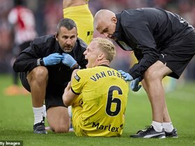 Van de Beek suffers MAJOR injury as his downward spiral goes from bad to worse