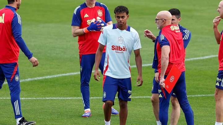 Luis de la Fuente to Yamal: If you can play for Bar&ccedil;a, then you can play  for us| All Football