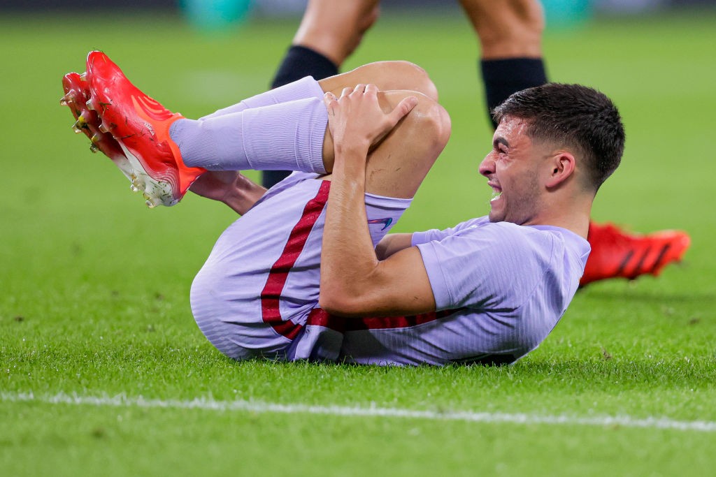 TA: Pedri has received an initial diagnosis of a hamstring injury| All ...