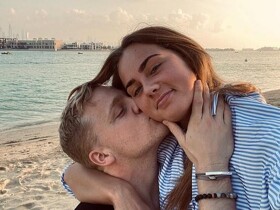 Van de Beek is marrying Bergkamp's daughter - and her father is delighted