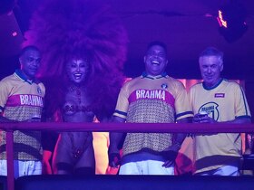 Ancelotti throws himself into carnival spirit with WC winners Ronaldo & Denilson