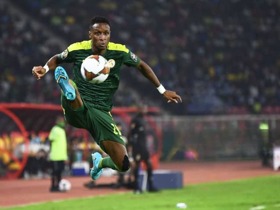 Mercato : Serge Aurier toujours dans le flou, Bouna Sarr sur le point de rebondir