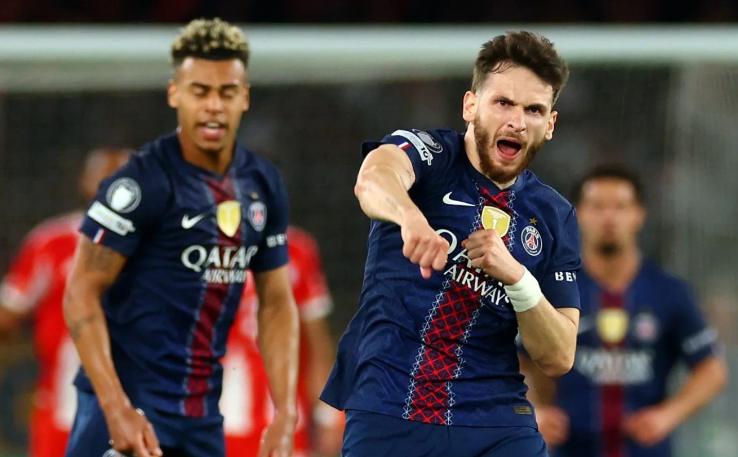 "Telegraph": Spektakuläres Duell zwischen Bayern München und Paris weckt Neid – ganz anders als die aktuelle Premier League