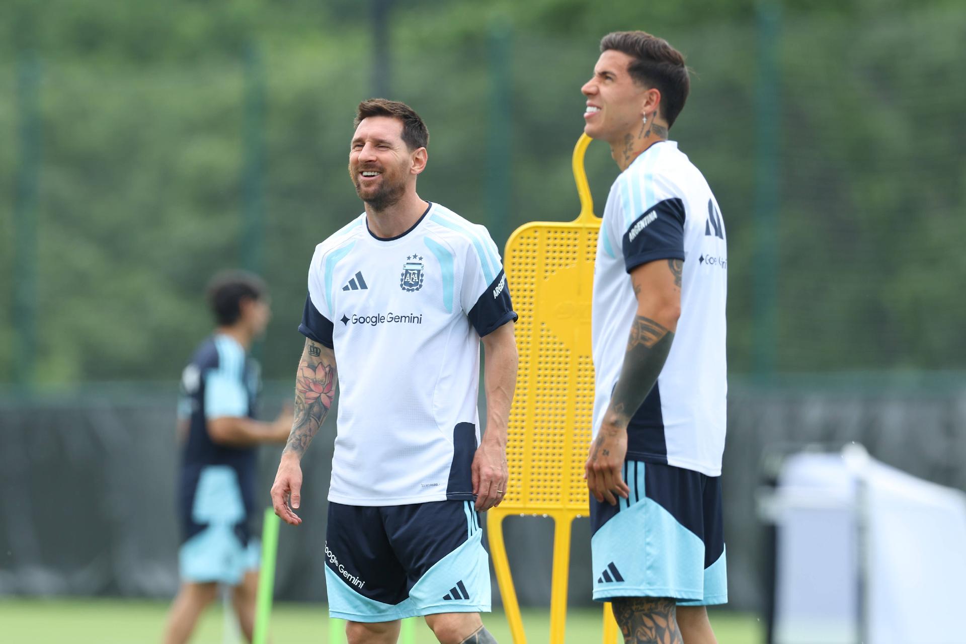Legends discuss Messi ahead of Argentina's World Cup opener