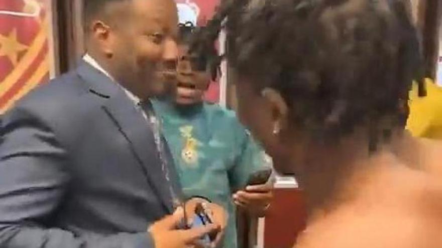 Ghana celebrates wildly in locker room after narrow victory over Panama