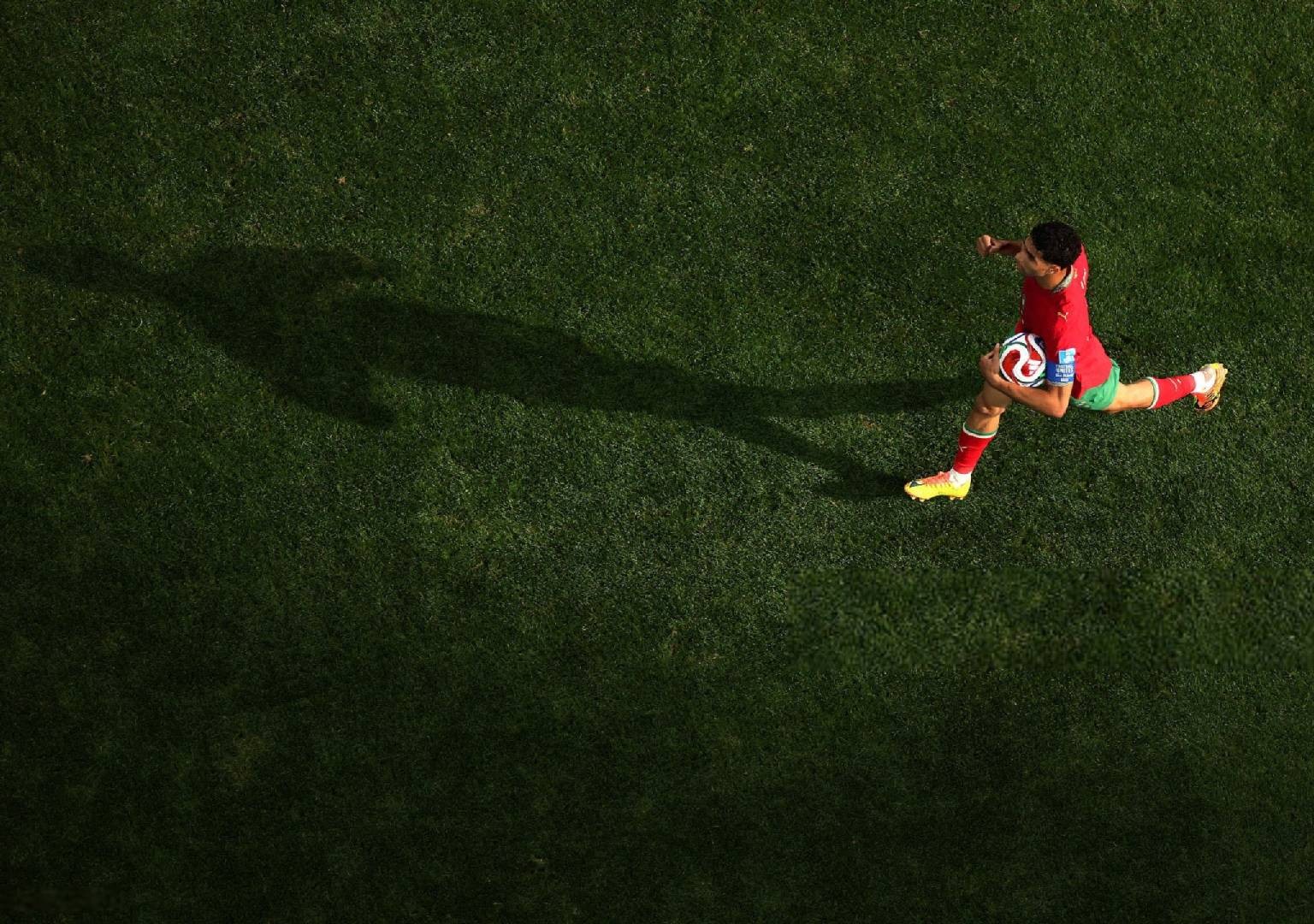 Achraf Hakimi, premier Marocain à marquer et faire une passe décisive en première mi-temps de Coupe du Monde