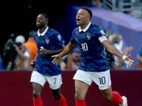 Équipe de France : Kylian Mbappé, un retour à gauche qui pose question