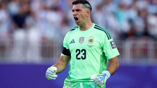 Argentina goalkeeper Emi Martinez fighting for Juventus move