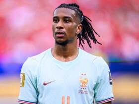 Équipe de France : Michael Olise rejoint Raymond Kopa dans l’histoire des Bleus