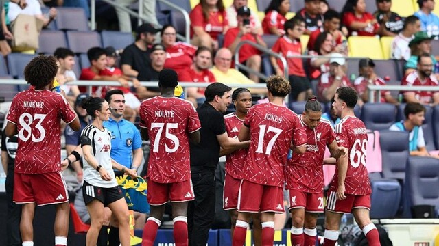 Carragher Nilai Liverpool Belum Siap Bersaing Jadi Juara Premier League