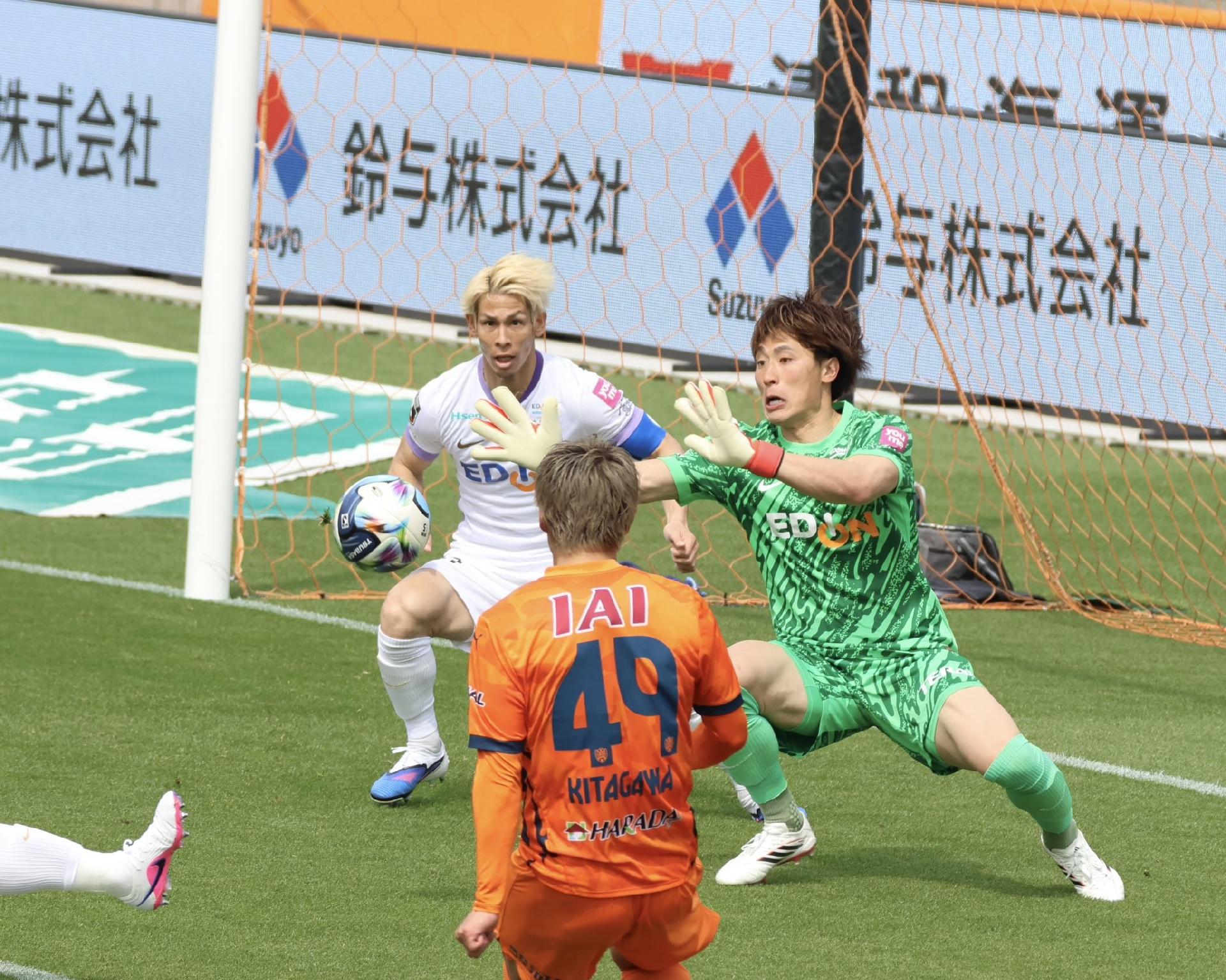 Peluang Bermain di Luar Negeri Batal, Kiper Nasional Jepang Keisuke Osako Kembali Berlatih dengan Sanfrecce Hiroshima
