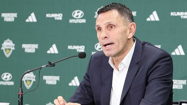 Poyet Akan Mendaftar untuk Posisi Pelatih Sementara Tim Nasional Korea Selatan