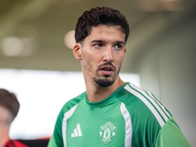 OFFICIAL: Man Utd loan Bayindir to Celta Vigo