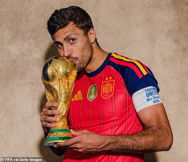 Daily Mail: Barcelona jagt Rodri, Manchester City fordert über 60 Millionen Pfund